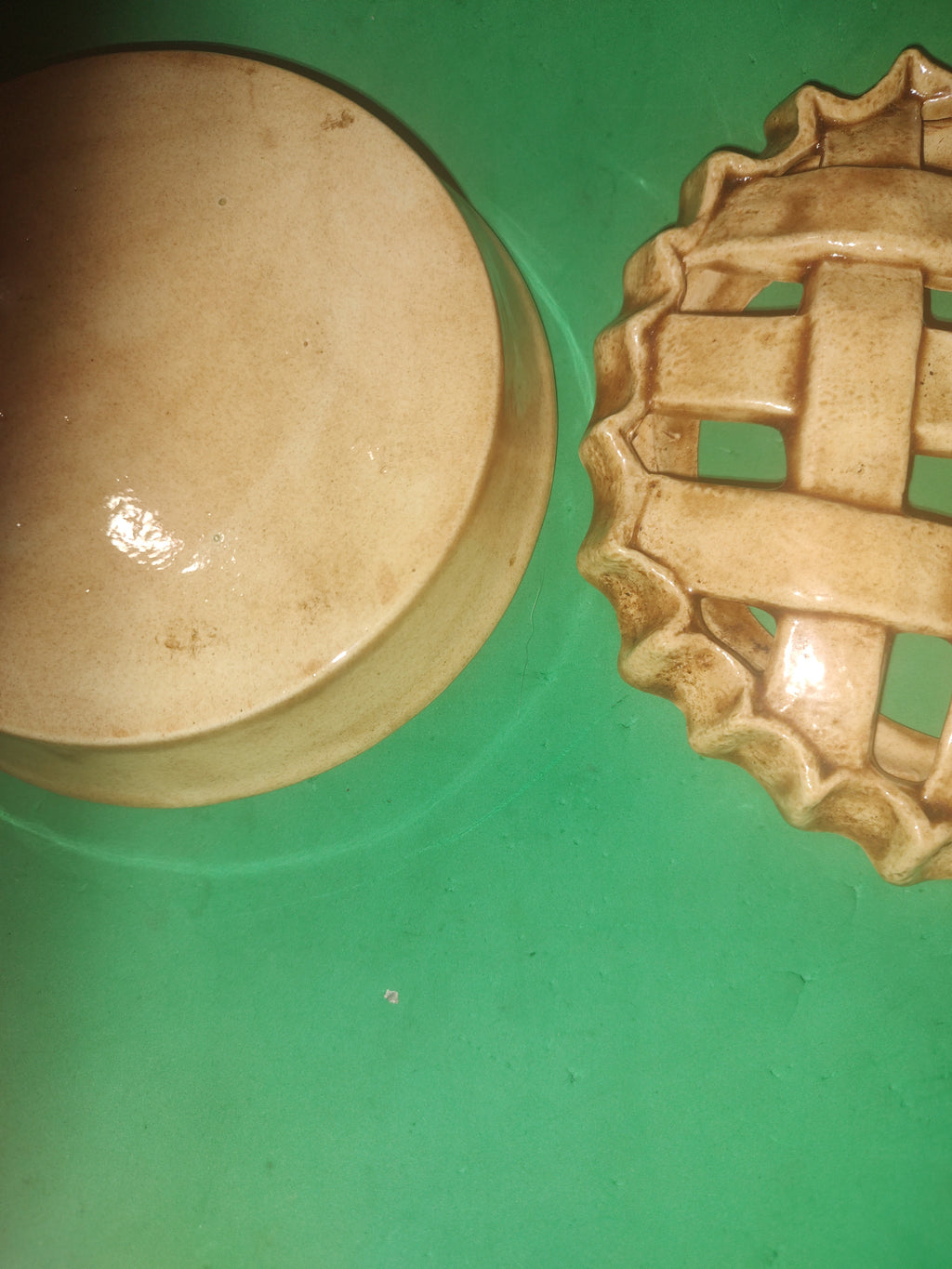 Ceramic pie decor