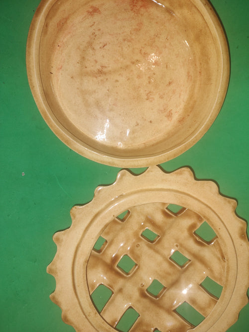 Ceramic pie decor
